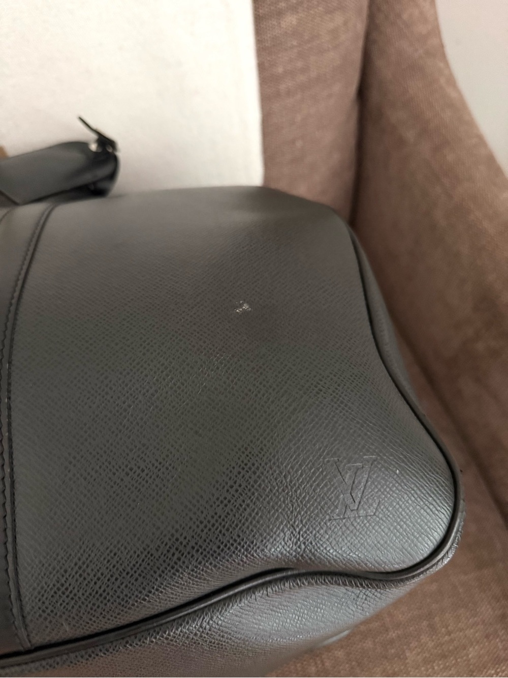 Authentic LOUIS VUITTON Taiga Kendall PM unisex travel bag M30122 LV black - Picture 12 of 15
